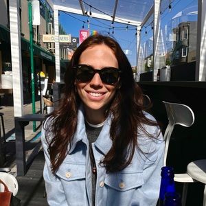 Meet your Posher, Pili